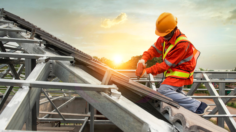 How to Choose a Reliable Roofing Contractor: Key Factors to Consider